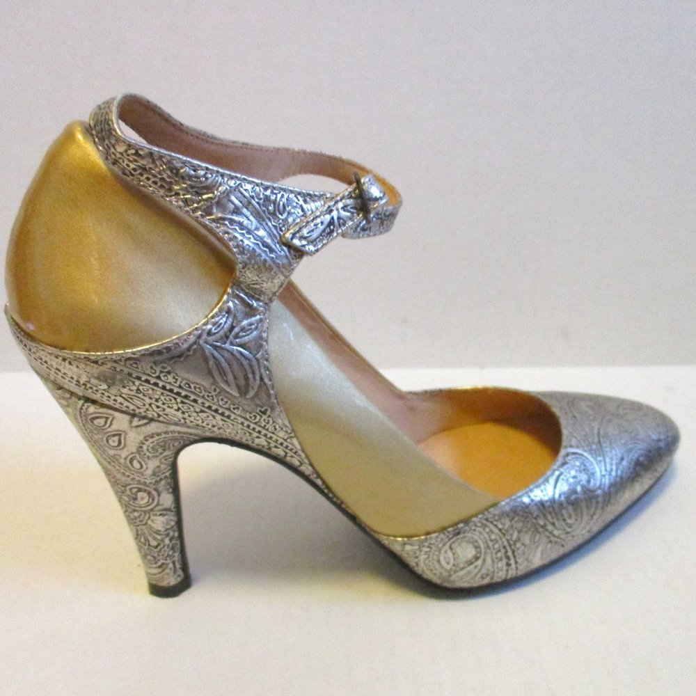 *Modern Vintage Gold Patent Silver Embossed Pumps